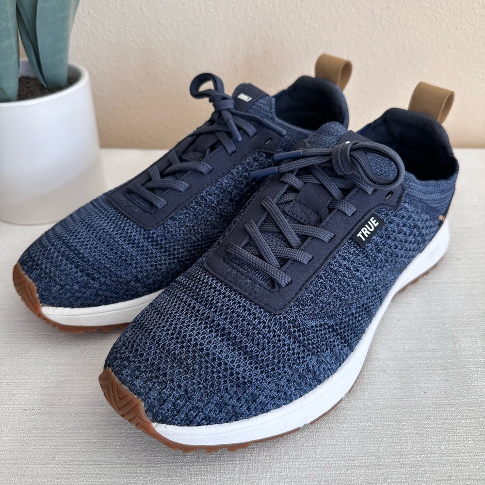 True All Day NavyBlue Mesh Lace Up Athletic Sneakers Men’s 10.5